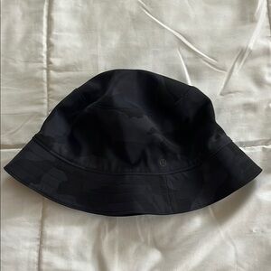 Lululemon reversible bucket hat